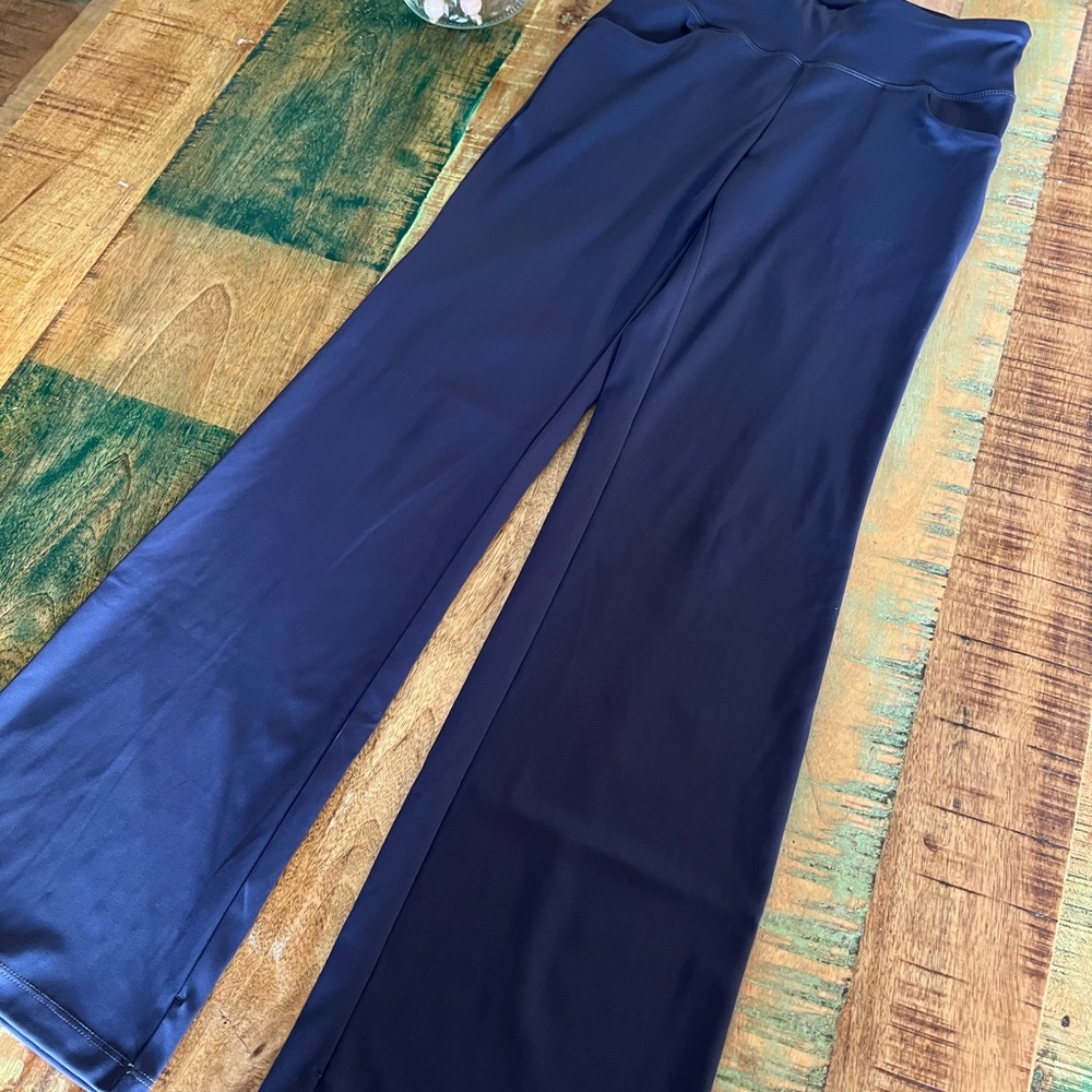 Puutiin yoga pants